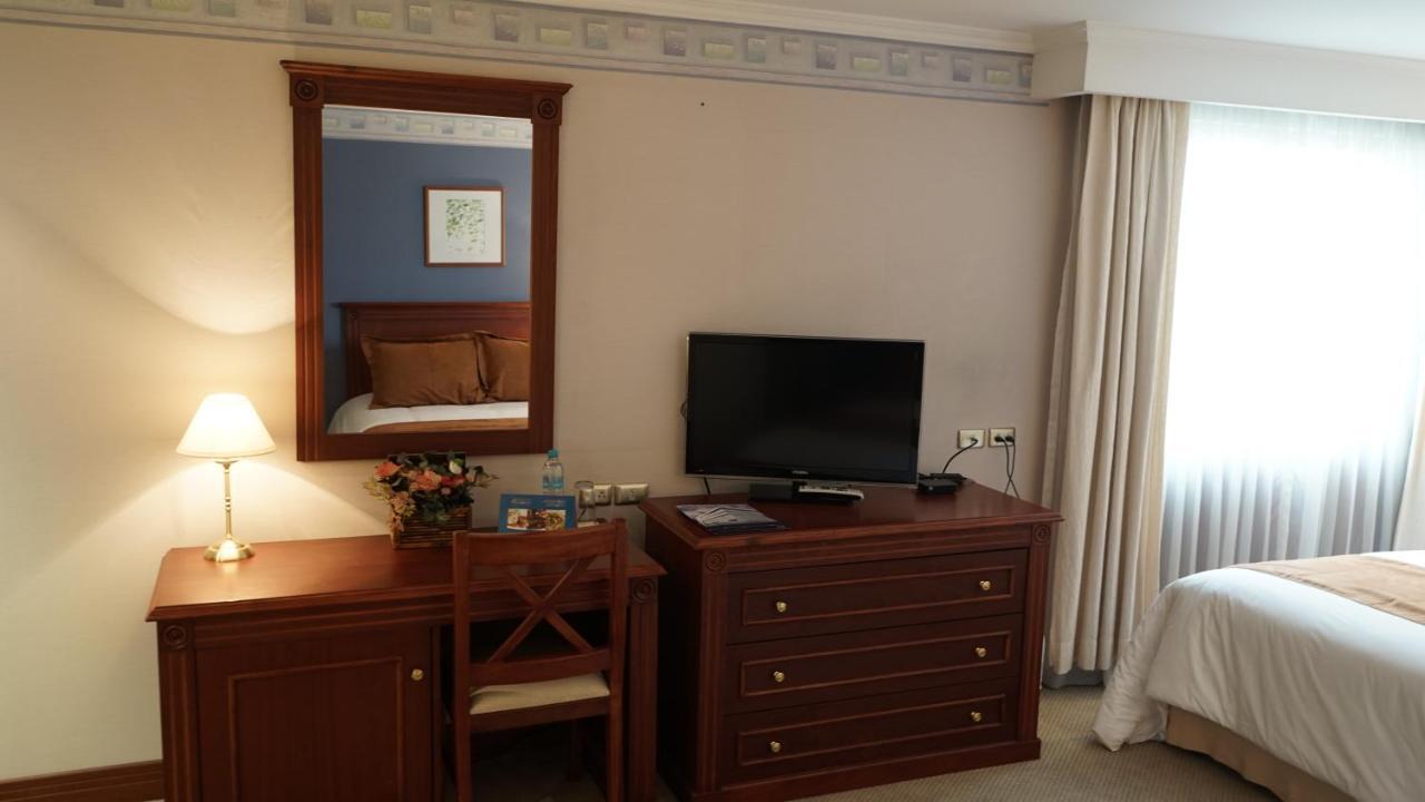 Emperador Hotel 4*